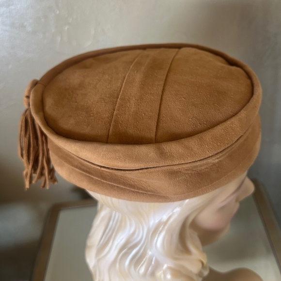 MOD 1960s\' TAN SUEDE HAT WITH BACK BUTTONS AND TASSELS main image 5